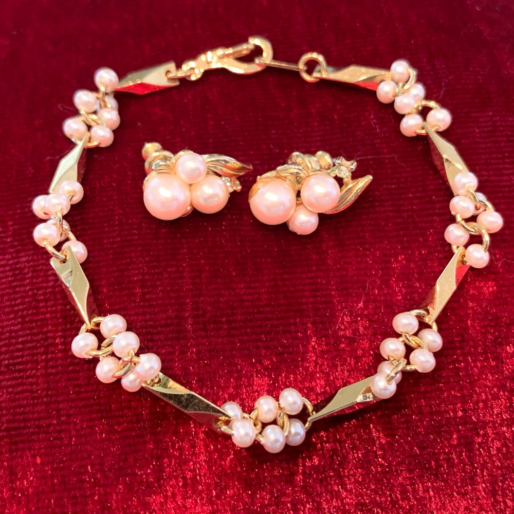 Pearl cluster gold bracelet and earrings